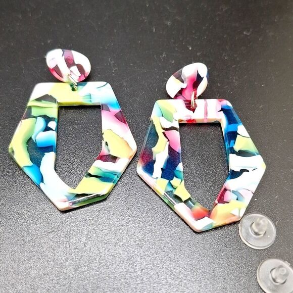MULTICOLOR abstract geometric shape  resin acrylic earrings - Picture 1 of 3